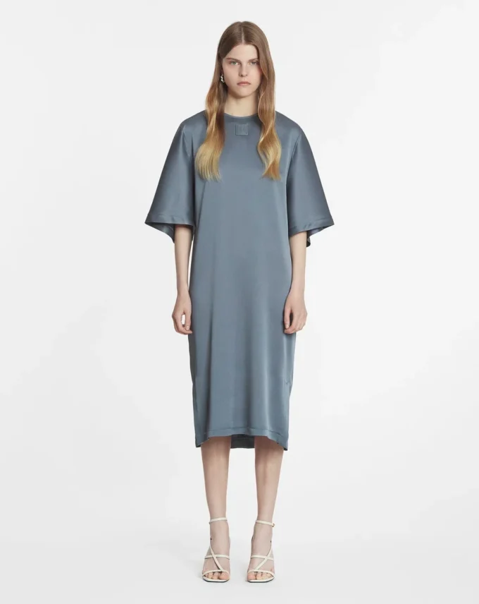 Abito T-shirt in raso Abito T-shirt in raso
