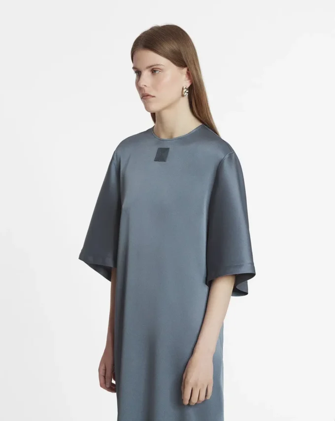 Abito T-shirt in raso Abito T-shirt in raso