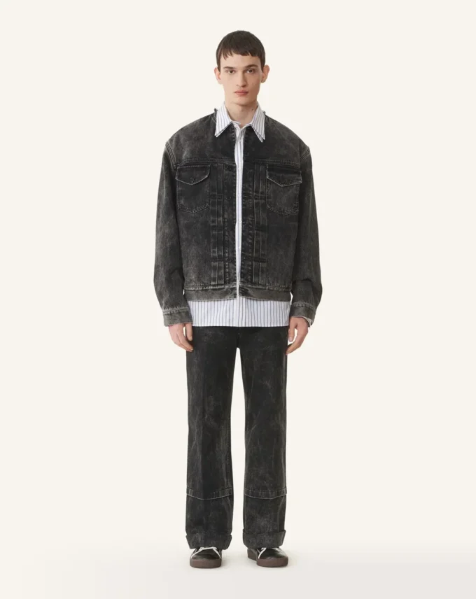 Giacca in denim lavato dalla vestibilità ampia Giacca in denim lavato dalla vestibilità ampia