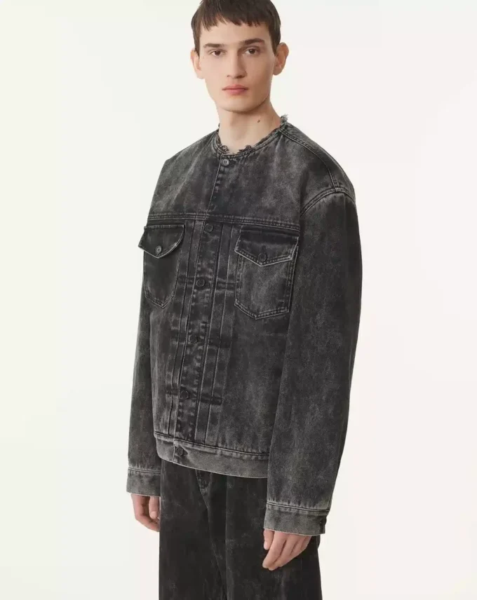 Giacca in denim lavato dalla vestibilità ampia Giacca in denim lavato dalla vestibilità ampia