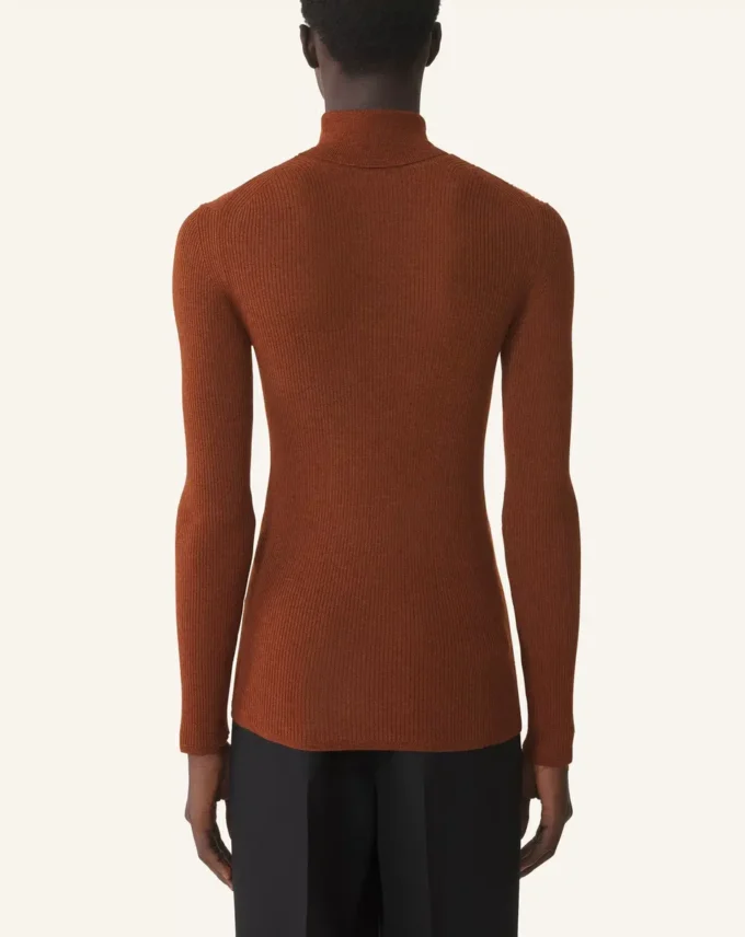 Maglione a collo alto in lana merino e seta Maglione a collo alto in lana merino e seta