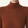 Maglione a collo alto in lana merino e seta Maglione a collo alto in lana merino e seta