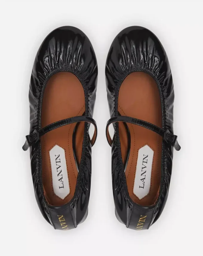 Mary Jane con tacco in pelle lucida Mary Jane con tacco in pelle lucida