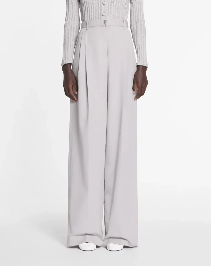 Pantaloni in cotone con pinces Pantaloni in cotone con pinces