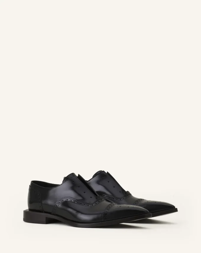 Scarpe brogue Oxford in pelle lucida Scarpe brogue Oxford in pelle lucida