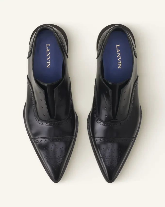 Scarpe brogue Oxford in pelle lucida Scarpe brogue Oxford in pelle lucida