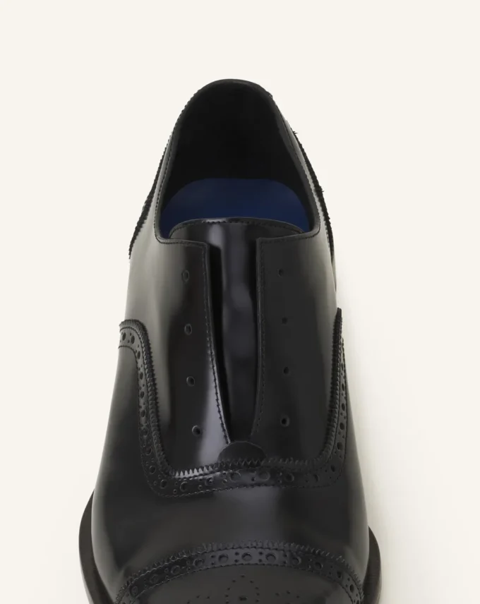 Scarpe brogue Oxford in pelle lucida Scarpe brogue Oxford in pelle lucida