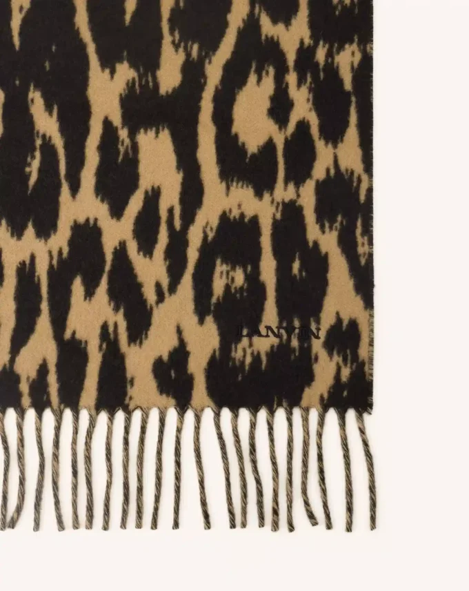 Sciarpa in lana con stampa leopardata Sciarpa in lana con stampa leopardata