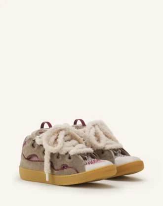 Sneakers in pelle scamosciata con lacci in rete