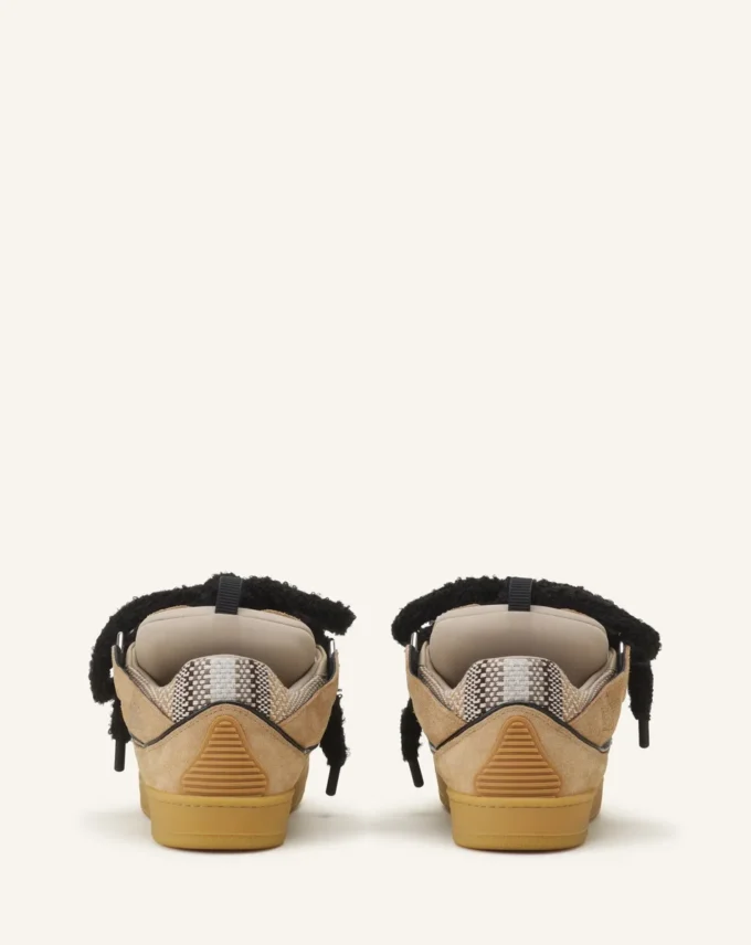 Sneakers in pelle scamosciata con lacci in rete Sneakers in pelle scamosciata con lacci in rete