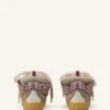 Sneakers in pelle scamosciata con lacci in rete Sneakers in pelle scamosciata con lacci in rete